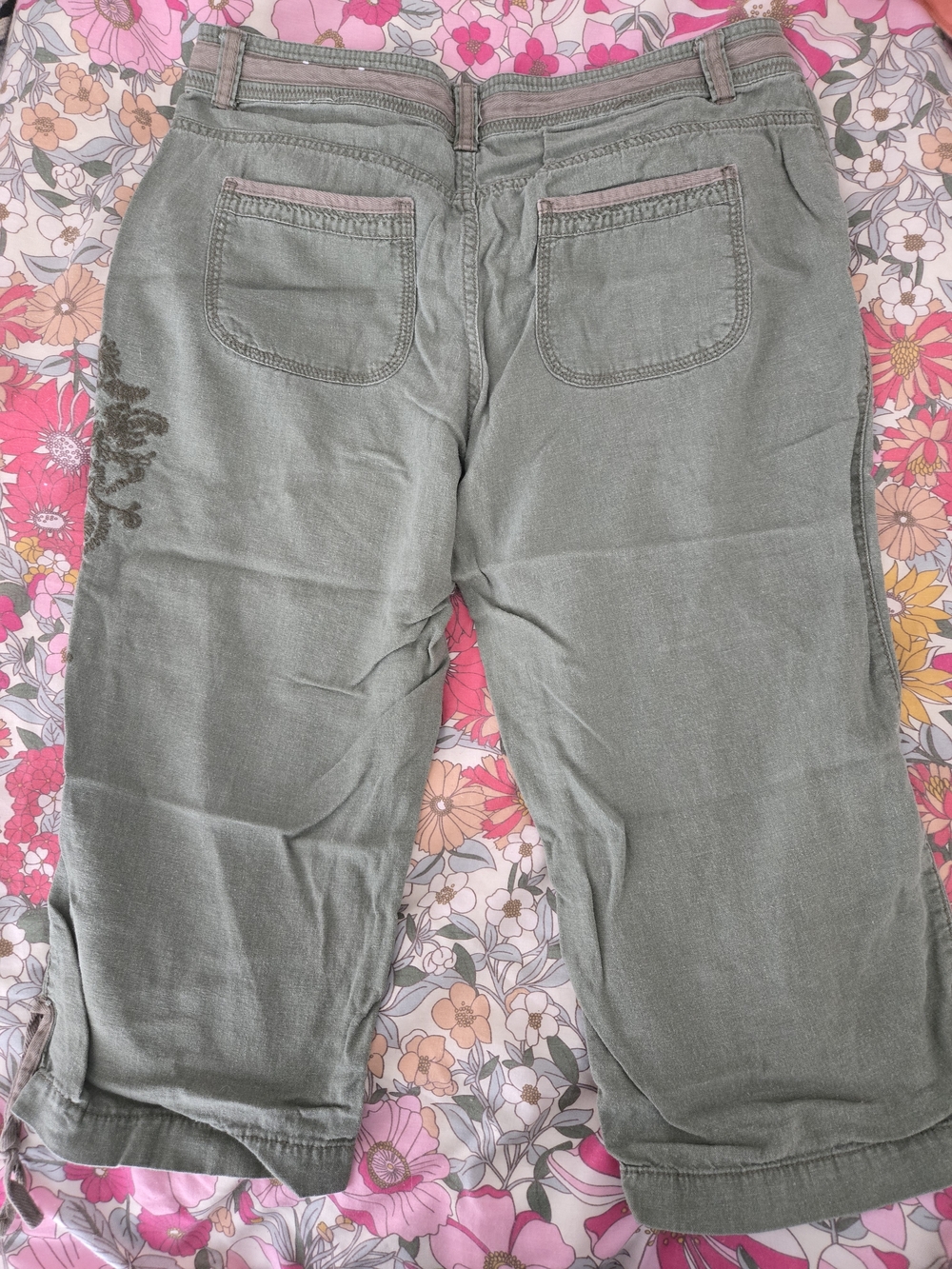 Sonoma Olive Embroidered Capri Pants - Picture 4 of 5